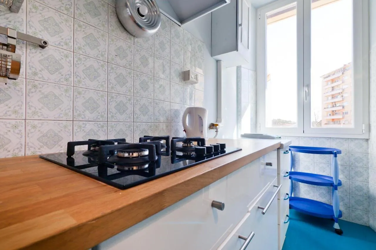 Apartment Porta Portese Colorful Flat Rome Italy